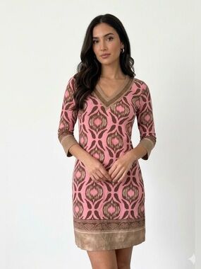Barbara Gerwit Pink and Brown print tunic dress mini

Dress - S
$39